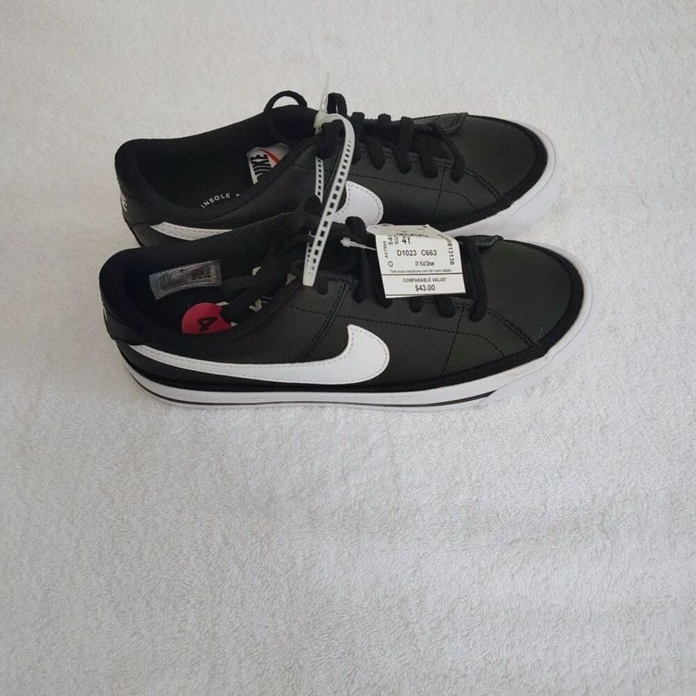 Kids Nike Shoes Black White 4y